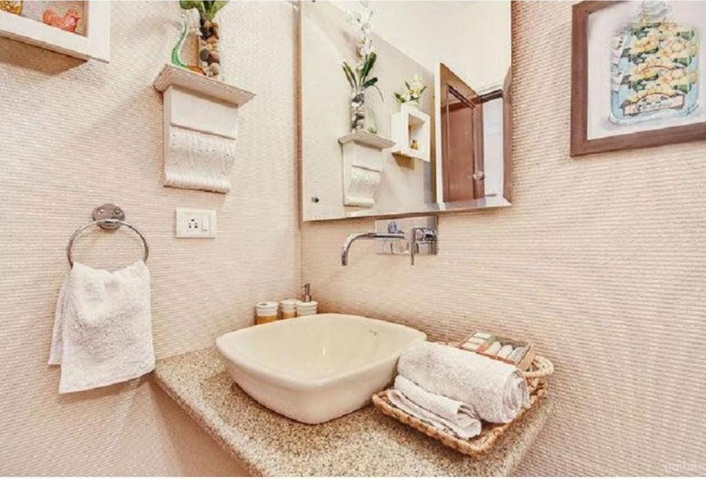 On The House Boutique Bed & Breakfast New Delhi
