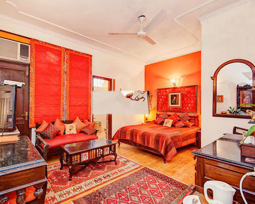 On The House Boutique Bed & Breakfast New Delhi